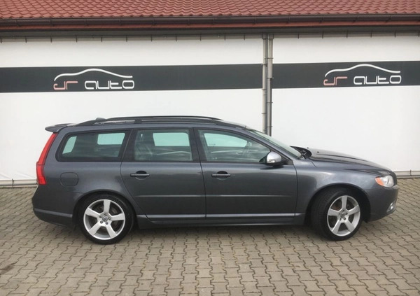 Volvo V70 cena 28900 przebieg: 260000, rok produkcji 2011 z Brok małe 277